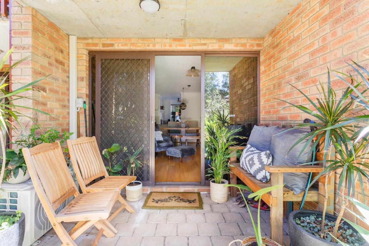 The Lake House Perth Exterior photo